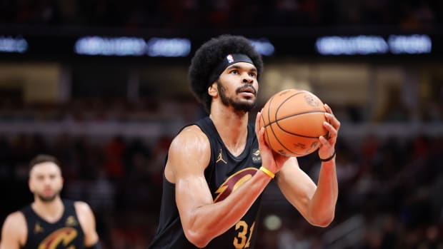 Dec 23, 2023; Chicago, Illinois, USA; Cleveland Cavaliers center Jarrett Allen (31) shoots a free throw against the Chicago Bulls during the second half at United Center. Mandatory Credit: Kamil Krzaczynski-USA TODAY Sports